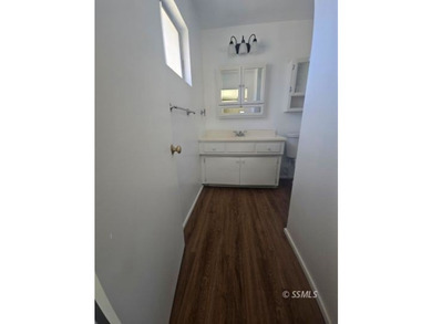 Welcome to this spacious 3-bd, 2-ba property offering comfort - photo 22
