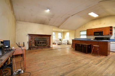 Rare and wonderful opportunity for a handy homeowner to own an - photo 3