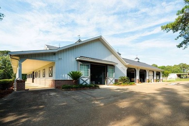 Amazing Grace is a turnkey luxury equestrian estate where every - photo 24