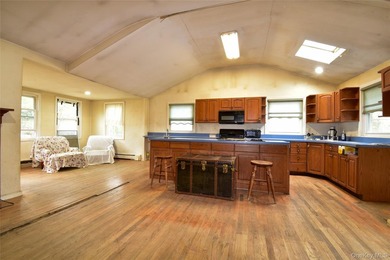 Rare and wonderful opportunity for a handy homeowner to own an - photo 5