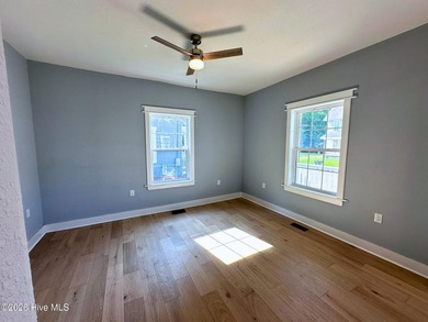 Fresh to the market and ready for new owners. This fully - photo 8