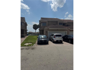 Lake Townhome/Townhouse For Sale in Hialeah, Florida