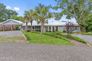 Welcome to this charming home, perfectly situated on a corner - photo 1