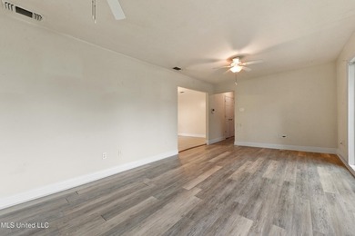 Welcome to this charming home, perfectly situated on a corner - photo 7