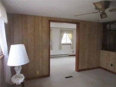 Warwick- * Buttonwoods * - 6 room ranch, 3 bedrooms, living room - photo 14