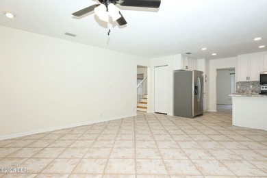 Welcome to this beautifully renovated 5-bedroom, 2.5-bath pool - photo 33