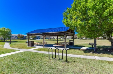 Welcome home to this well-maintained end-unit TH offering the - photo 35