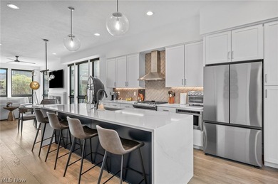 Downtown living at its best. Plenty of living space - photo 11