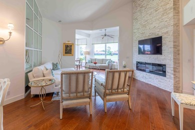 Stunning patio home that has been totally renovated with - photo 12