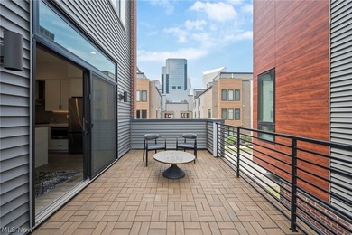 Downtown living at its best. Plenty of living space - photo 16