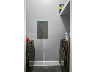 Welcome to The Live Oak Lofts, a beautifully updated urban