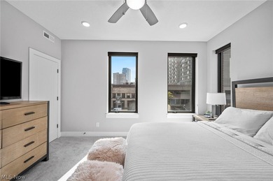 Downtown living at its best. Plenty of living space - photo 29