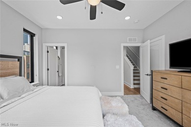 Downtown living at its best. Plenty of living space - photo 30