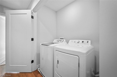 Downtown living at its best. Plenty of living space - photo 33