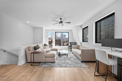 Downtown living at its best. Plenty of living space - photo 36