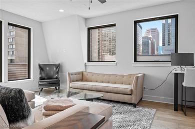 Downtown living at its best. Plenty of living space - photo 41