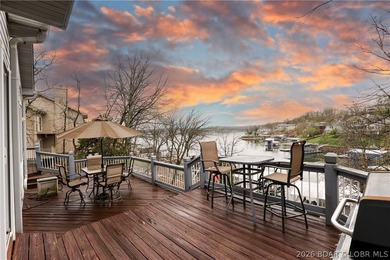 Your ideal lake escape starts here. Step inside and take in the - photo 2