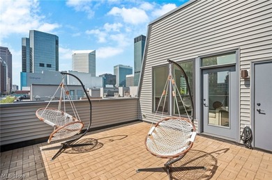 Downtown living at its best. Plenty of living space - photo 44