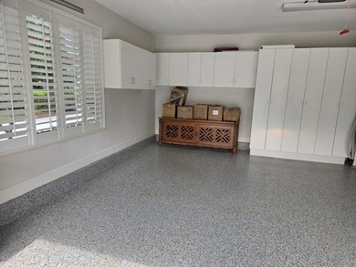 Stunning patio home that has been totally renovated with - photo 47