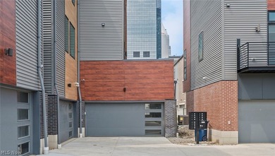 Downtown living at its best. Plenty of living space - photo 50