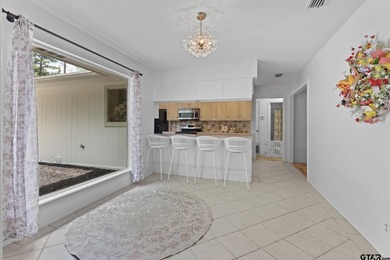 Live where every day feels like a getaway in the highly - photo 14