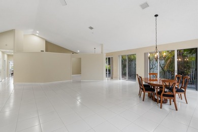 Beautiful 3-BD 2.5-BA pool home on the golf course in the - photo 17