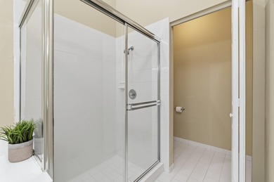 Beautiful 3-BD 2.5-BA pool home on the golf course in the - photo 25