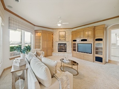 Experience unparalleled luxury in this magnificent 5 bedroom, 5 - photo 10