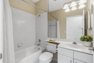 Beautiful 3-BD 2.5-BA pool home on the golf course in the - photo 32