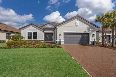 5510 Panella Court, Palmetto, FL -- Luxury Living, Impeccably - photo 1