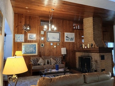 UPDATE: House is under renovation, details upon request - photo 11