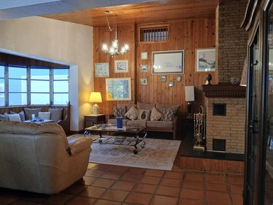 UPDATE: House is under renovation, details upon request - photo 12