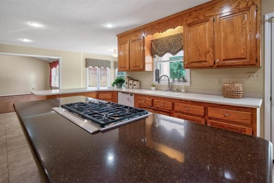 Welcome home! This beautiful maintained, two-story brick estate - photo 12