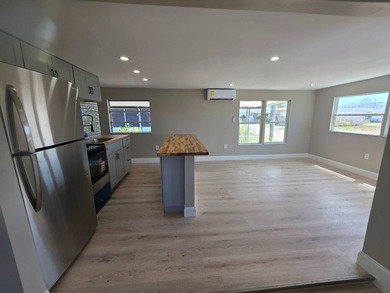 Welcome home to this beautifully updated 2 bedroom, 2 bathroom - photo 15