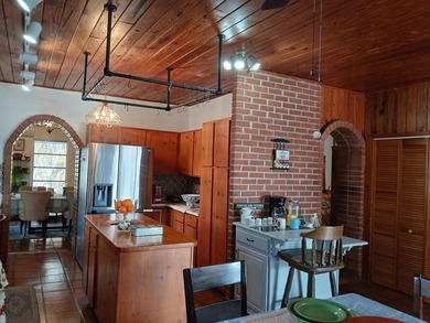 UPDATE: House is under renovation, details upon request - photo 16