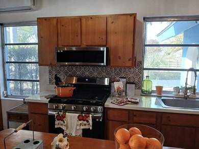 UPDATE: House is under renovation, details upon request - photo 17