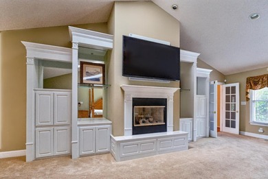 Welcome home! This beautiful maintained, two-story brick estate - photo 17