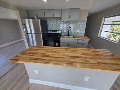 Welcome home to this beautifully updated 2 bedroom, 2 bathroom - photo 18