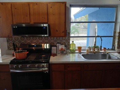 UPDATE: House is under renovation, details upon request - photo 18
