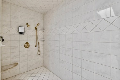 Welcome home! This beautiful maintained, two-story brick estate - photo 21