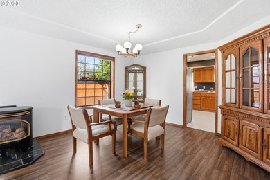What an incredible river front property - ASTOUNDING views and - photo 25
