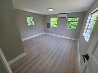 Welcome home to this beautifully updated 2 bedroom, 2 bathroom - photo 27