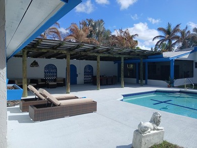 UPDATE: House is under renovation, details upon request - photo 27