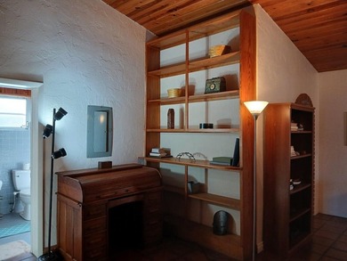 UPDATE: House is under renovation, details upon request - photo 31
