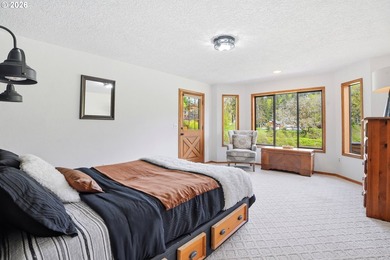 What an incredible river front property - ASTOUNDING views and - photo 32