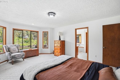 What an incredible river front property - ASTOUNDING views and - photo 33