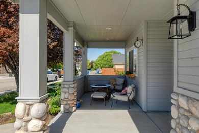 What a Light and Bright- Beautiful Home- Near Discovery Park in - photo 4