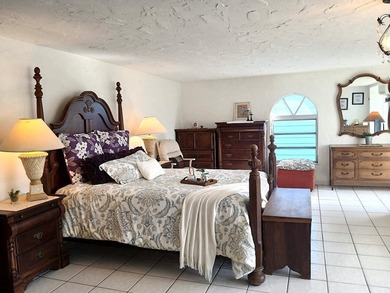 UPDATE: House is under renovation, details upon request - photo 34
