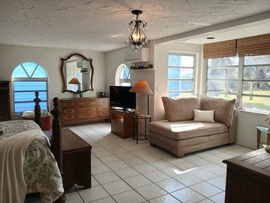 UPDATE: House is under renovation, details upon request - photo 35