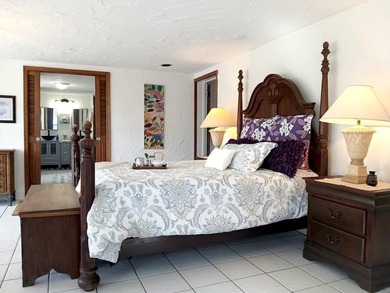 UPDATE: House is under renovation, details upon request - photo 37